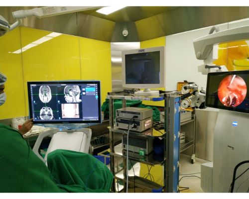 Well Equipped Operation Theater With Integrated Workstation (Microscope,endoscope And Navigation System) 